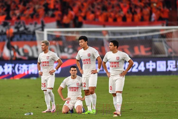 紫禁之巅vs泰山之顶!京鲁时隔22年再度会师足协杯决赛 紫禁之巅vs泰山之顶!京鲁时隔22年再度会师足协杯决赛